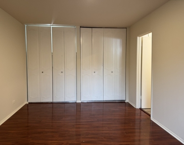 7320 N Rogers Avenue - Photo Thumbnail 8