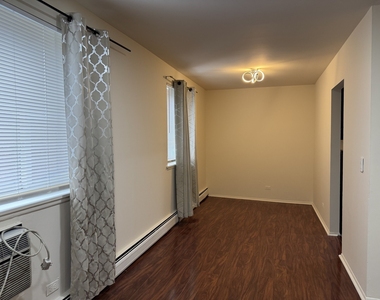 7320 N Rogers Avenue - Photo Thumbnail 5