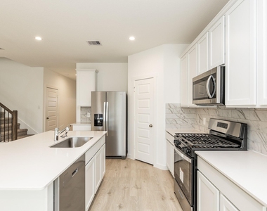 31719 Kellan Grove Court - Photo Thumbnail 9