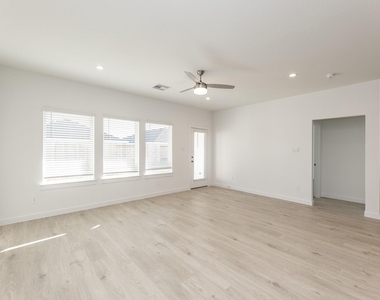 31719 Kellan Grove Court - Photo Thumbnail 6