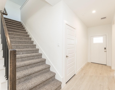 31719 Kellan Grove Court - Photo Thumbnail 3