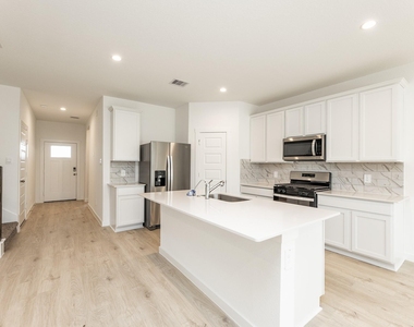 31719 Kellan Grove Court - Photo Thumbnail 8