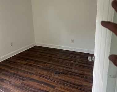 10010 Cathedral Drive - Photo Thumbnail 8