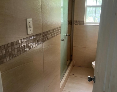10010 Cathedral Drive - Photo Thumbnail 6