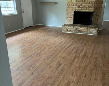 6507 Bridgegate Drive - Photo Thumbnail 2