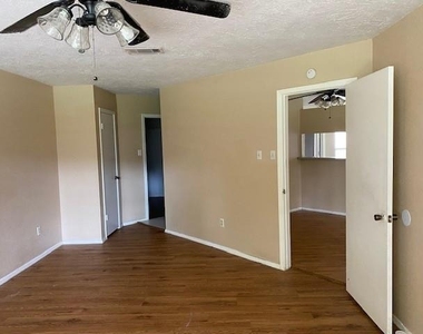 6507 Bridgegate Drive - Photo Thumbnail 12