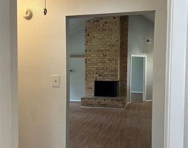 6507 Bridgegate Drive - Photo Thumbnail 3