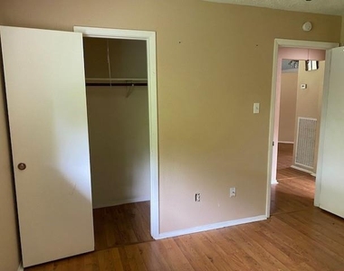 6507 Bridgegate Drive - Photo Thumbnail 11