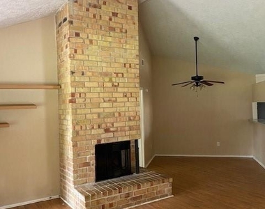 6507 Bridgegate Drive - Photo Thumbnail 3