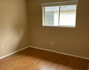 6507 Bridgegate Drive - Photo Thumbnail 10