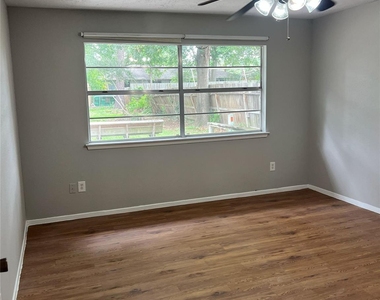 6507 Bridgegate Drive - Photo Thumbnail 7