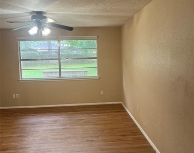 6507 Bridgegate Drive - Photo Thumbnail 9