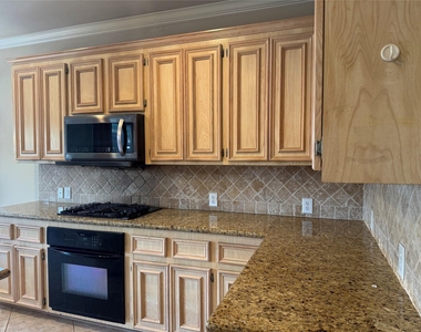 2311 Echo Harbor Drive - Photo Thumbnail 11