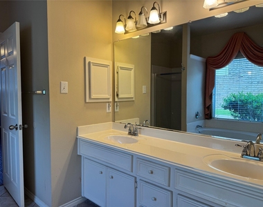 2311 Echo Harbor Drive - Photo Thumbnail 18