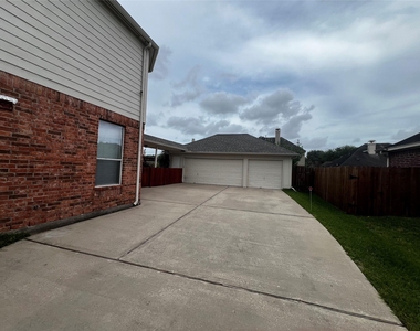 2311 Echo Harbor Drive - Photo Thumbnail 29
