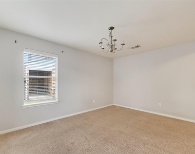 31722 Royal Woods Court - Photo Thumbnail 13