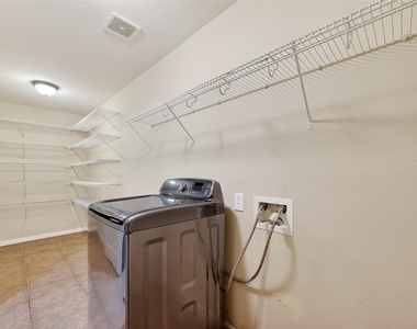 31722 Royal Woods Court - Photo Thumbnail 12