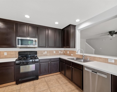 31722 Royal Woods Court - Photo Thumbnail 8