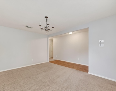31722 Royal Woods Court - Photo Thumbnail 4