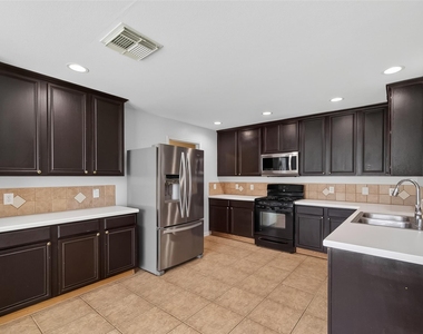 31722 Royal Woods Court - Photo Thumbnail 7
