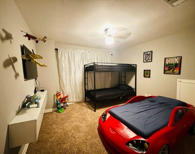 18014 Vintage Wood Lane - Photo Thumbnail 20