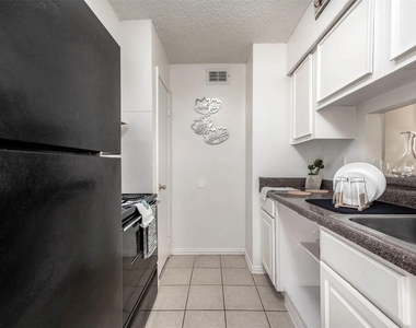 4343 Shaver Street - Photo Thumbnail 4