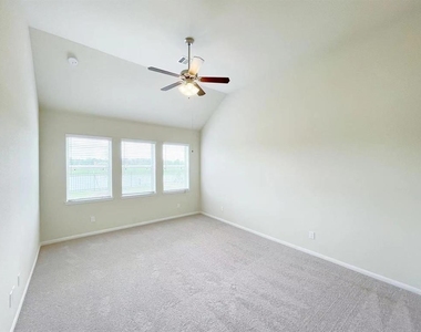 4403 Silvergrass Lane - Photo Thumbnail 12
