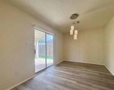 8930 Aspen Place Drive - Photo Thumbnail 2