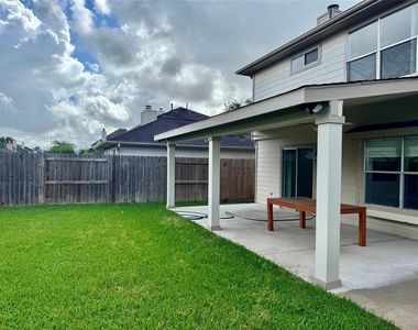 8930 Aspen Place Drive - Photo Thumbnail 3