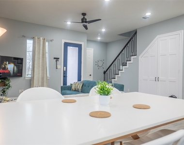 2214 Des Chaumes Street - Photo Thumbnail 4