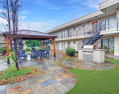5701 Schumacher Lane - Photo Thumbnail 4