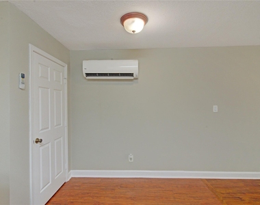 5701 Schumacher Lane - Photo Thumbnail 9