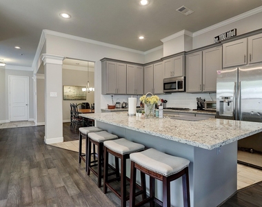 5326 Larkin Street - Photo Thumbnail 5