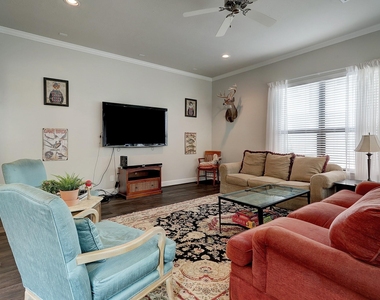5326 Larkin Street - Photo Thumbnail 7