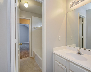 411 Green Stone Court - Photo Thumbnail 29