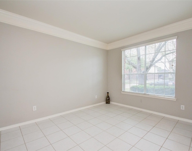 411 Green Stone Court - Photo Thumbnail 3