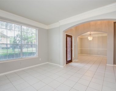 411 Green Stone Court - Photo Thumbnail 4