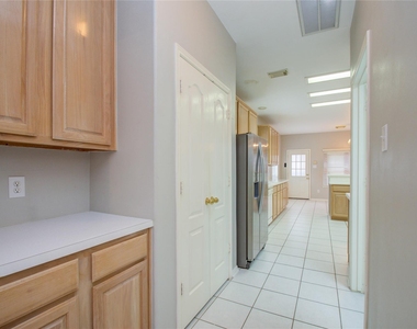 411 Green Stone Court - Photo Thumbnail 16