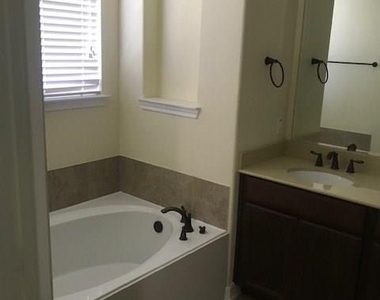 2839 Weldons Forest Drive - Photo Thumbnail 9