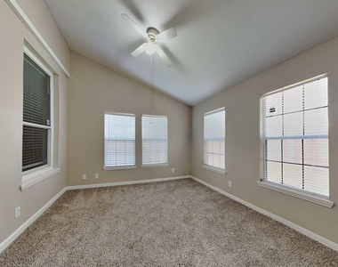 18530 Burgundy Sky Way - Photo Thumbnail 17