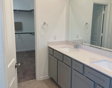 621 Aspen Falls Court - Photo Thumbnail 11
