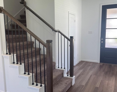 621 Aspen Falls Court - Photo Thumbnail 5
