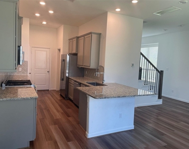 621 Aspen Falls Court - Photo Thumbnail 8