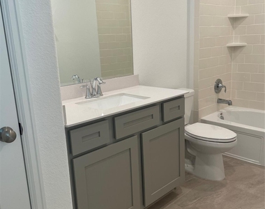 621 Aspen Falls Court - Photo Thumbnail 15