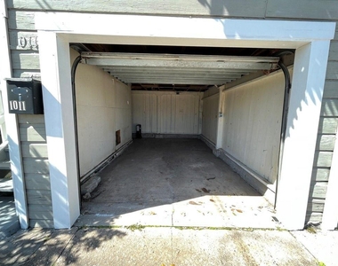 1011 9th St - Photo Thumbnail 6