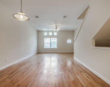 2710 Hullsmith Drive - Photo Thumbnail 7