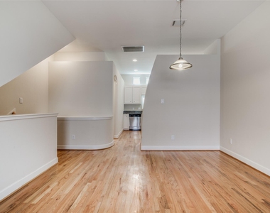 2710 Hullsmith Drive - Photo Thumbnail 4