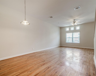 2710 Hullsmith Drive - Photo Thumbnail 6