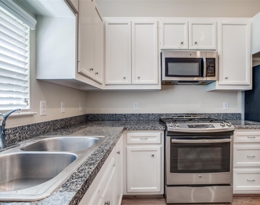 2710 Hullsmith Drive - Photo Thumbnail 17