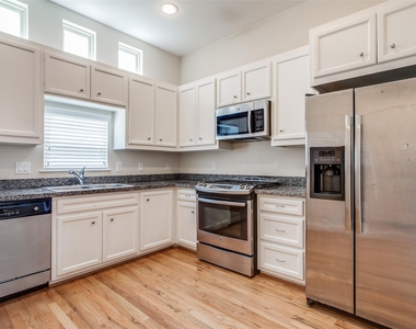 2710 Hullsmith Drive - Photo Thumbnail 15